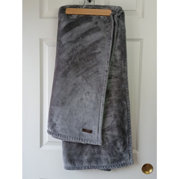 Columbia Super Soft Plush Throw Blanket Boulder dark gray 50 x 60 inches grey - Picture 2 of 13